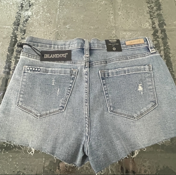 Nwt Blank NYC Women's Blue Denim The Essex Classic Cut-Off Shorts Size 27 - Picture 2 of 5